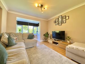 Snug/Family Room- click for photo gallery